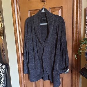 Women’s Barefoot Dreams Cozy Charcoal Gray Sweater, size L/XL